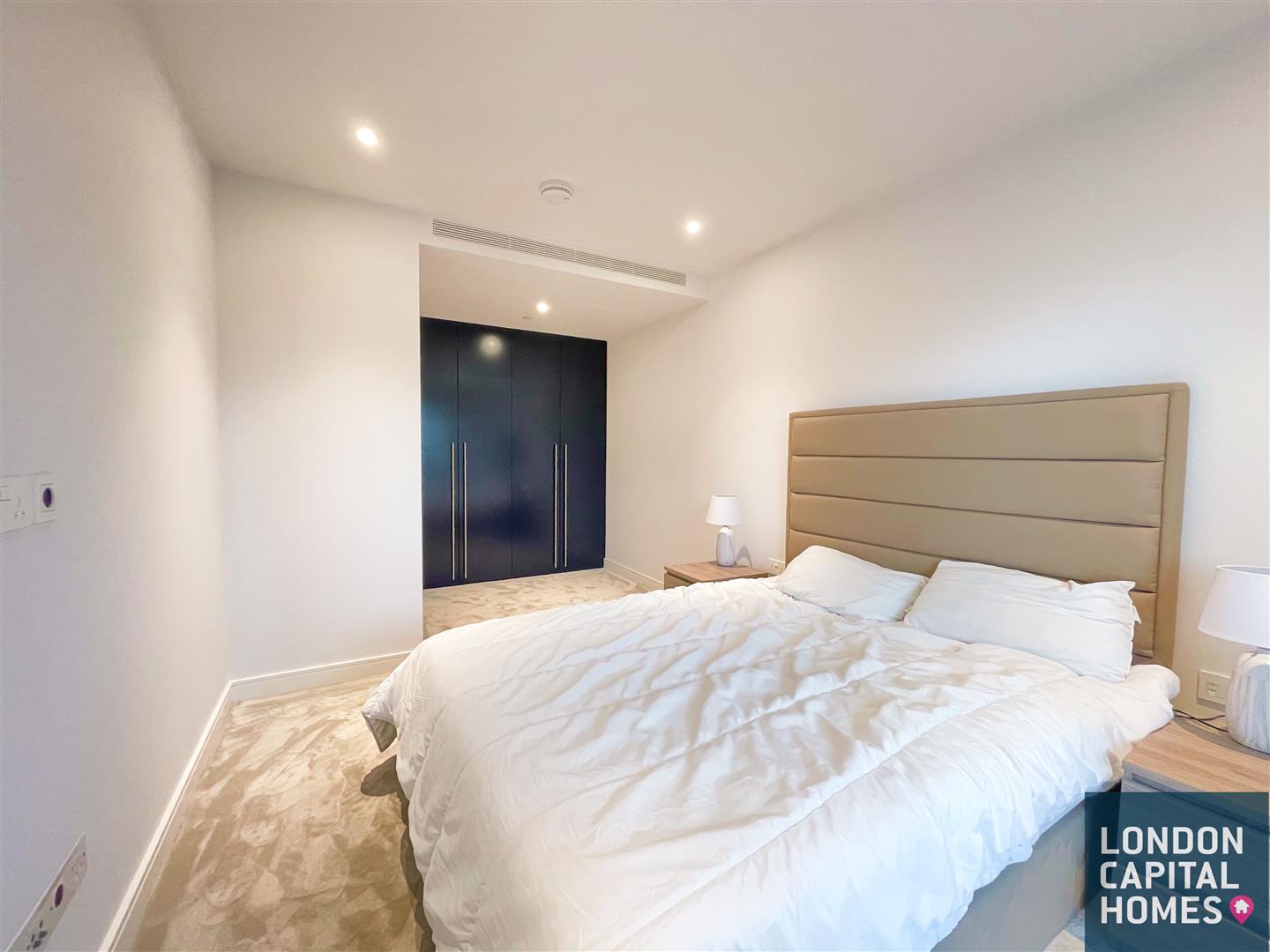 1 bed property in 2 Lockgate Road, LONDON